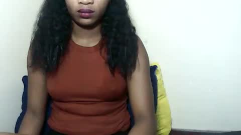 lovelylarra online show from November 2025 08:13:02 AM