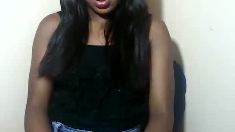 lovelylarra online show from January 2026 06:08:01 AM