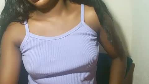 lovelylarra online show from February 2026 08:10:02 PM