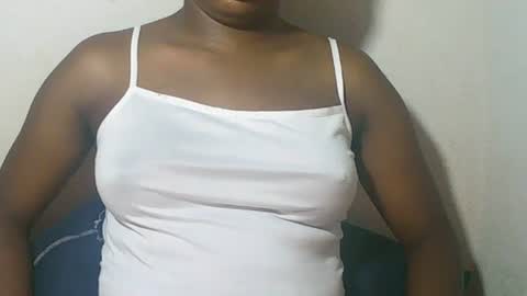 lovelylarra online show from February 2026 08:18:01 PM