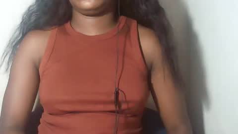 lovelylarra online show from March 2026 05:53:01 PM