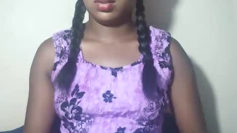 lovelylarra online show from April 2026 06:44:02 AM