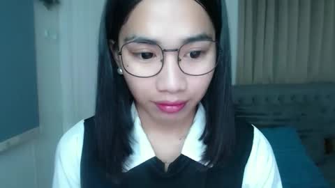 lovelymae18 online show from March 2026 12:00:02 AM