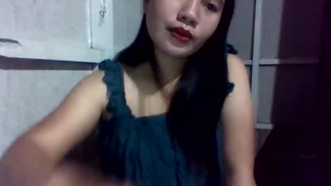Snapshot of lovelymocha27 chatting on December 2025 11:19:01 AM lovelymocha27s online show from December 2025 11:19:01 AM