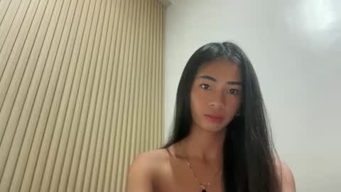 lovelyours_kishia online show from April 2026 12:35:02 PM