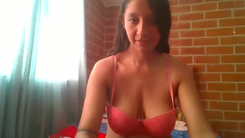 Snapshot of lovelysexxx_ chatting on January 2025 10:02:01 PM Tiffany online show from January 2025 10:02:01 PM