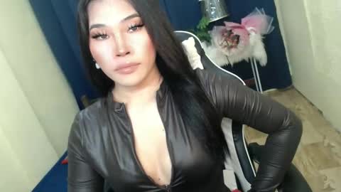 STWEET LINA online show from October 2025 06:39:02 PM