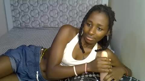 lovelytin online show from October 2025 10:06:02 PM