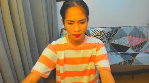 Snapshot of lovemarie19x chatting on December 2025 05:03:02 AM pauleen online show from December 2025 05:03:02 AM