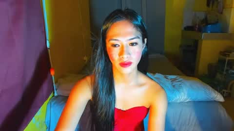 Snapshot of lovemarie19x chatting on June 2026 12:13:01 AM pauleen online show from June 2026 12:13:01 AM