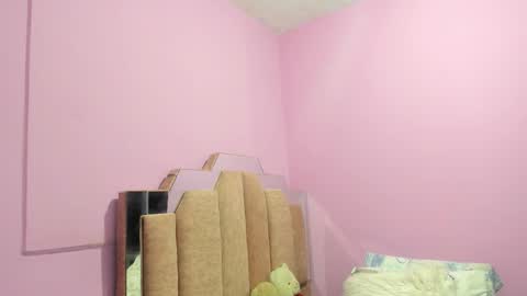 Snapshot of lovequeen02 chatting on September 2025 11:43:02 AM L O V E online show from September 2025 11:43:02 AM