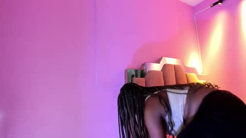 Snapshot of lovequeen02 chatting on November 2025 11:53:01 AM L O V E online show from November 2025 11:53:01 AM