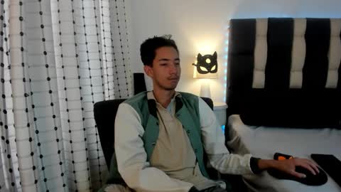 loverisu online show from December 2025 07:21:02 PM