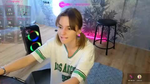 Snapshot of lovesdogs34 chatting on May 2026 10:20:02 AM Kate OnFire online show from May 2026 10:20:02 AM