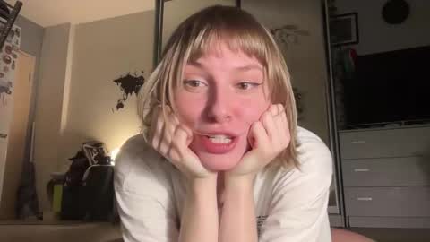 Snapshot of lovesstation chatting on February 2026 04:00:01 PM lovesstation online show from February 2026 04:00:01 PM