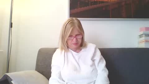 Snapshot of lovestar544963 chatting on December 2024 02:17:02 PM Marlyn online show from December 2024 02:17:02 PM