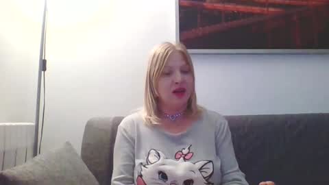 Snapshot of lovestar544963 chatting on January 2025 11:05:01 PM Marlyn online show from January 2025 11:05:01 PM