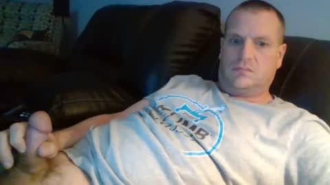 lovetocum37 online show from April 2026 03:37:02 AM