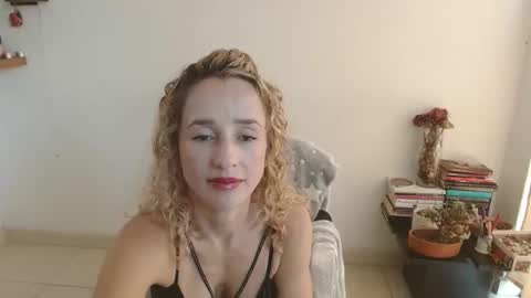 Snapshot of loving__lily chatting on November 2025 02:42:02 PM loving online show from November 2025 02:42:02 PM