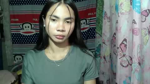 loving_rhean online show from May 2026 04:02:02 PM
