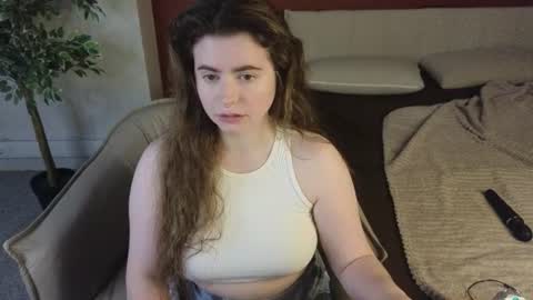 Snapshot of lovvingwhisperr chatting on June 2026 01:14:02 AM Erika online show from June 2026 01:14:02 AM
