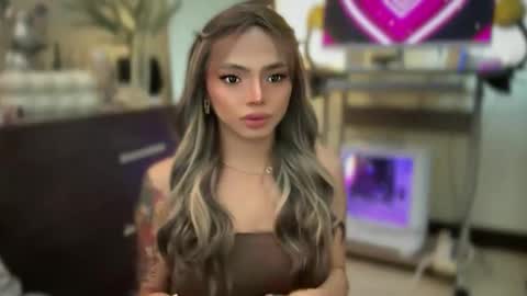 Candice online show from November 2025 11:10:01 AM