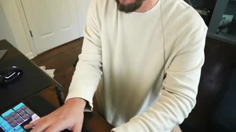 Snapshot of lowllee chatting on December 2024 02:08:02 PM Lee online show from December 2024 02:08:02 PM