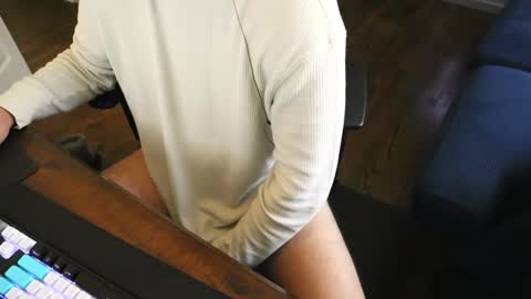 Snapshot of lowllee chatting on December 2024 06:43:01 PM Lee online show from December 2024 06:43:01 PM