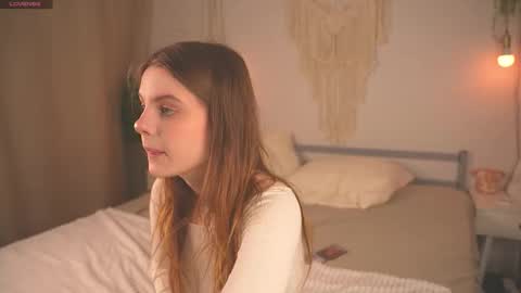 Snapshot of lu__lane chatting on September 2025 07:44:02 AM Lu 3 online show from September 2025 07:44:02 AM