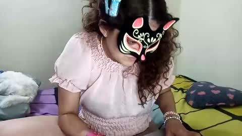 Snapshot of luana363 chatting on January 2025 01:27:01 AM luana363 online show from January 2025 01:27:01 AM