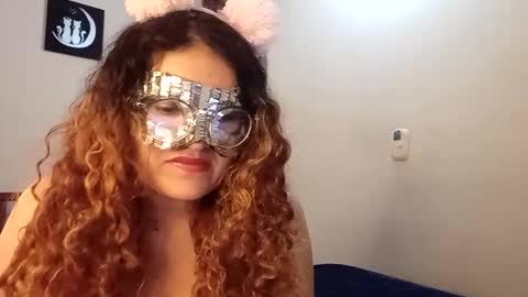 Snapshot of luanapowerful chatting on November 2025 08:19:02 PM luanapowerful online show from November 2025 08:19:02 PM