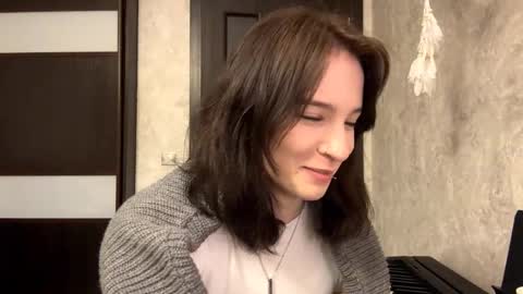 Snapshot of luannmaixner chatting on December 2025 05:43:02 PM luannmaixner online show from December 2025 05:43:02 PM