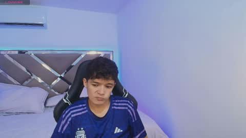 luca_voss1 online show from April 2026 12:09:02 PM