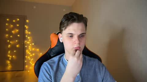 Snapshot of lucas_dany chatting on January 2025 12:43:02 AM Lucas Gill online show from January 2025 12:43:02 AM