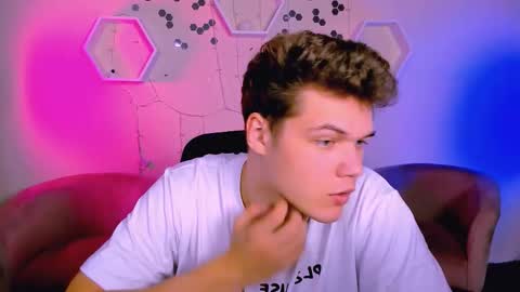 lucas_long_ online show from November 2025 10:04:02 AM