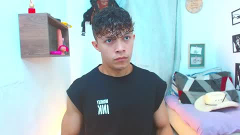 Snapshot of lucas_luxx1 chatting on September 2025 12:51:01 PM Lucas Luxx online show from September 2025 12:51:01 PM