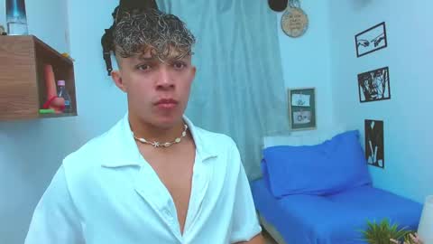 Snapshot of lucas_luxx1 chatting on November 2025 01:24:03 PM Lucas Luxx online show from November 2025 01:24:03 PM