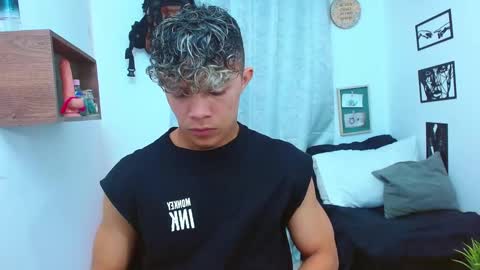 Snapshot of lucas_luxx1 chatting on November 2025 01:22:01 PM Lucas Luxx online show from November 2025 01:22:01 PM