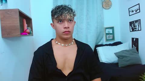 Snapshot of lucas_luxx1 chatting on November 2025 12:58:02 PM Lucas Luxx online show from November 2025 12:58:02 PM