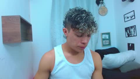 Snapshot of lucas_luxx1 chatting on November 2025 10:19:02 PM Lucas Luxx online show from November 2025 10:19:02 PM