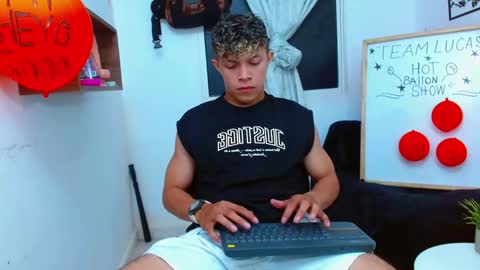 Snapshot of lucas_luxx1 chatting on November 2025 01:13:01 PM Lucas Luxx online show from November 2025 01:13:01 PM