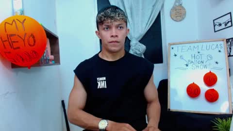 Snapshot of lucas_luxx1 chatting on November 2025 11:20:02 PM Lucas Luxx online show from November 2025 11:20:02 PM