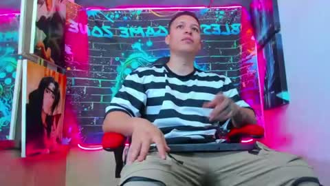 Lucas  Simone online show from June 2026 10:56:02 PM