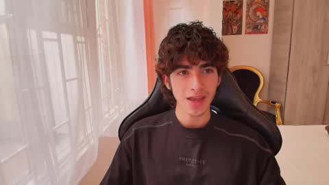 lucas_xo online show from October 2025 07:26:01 PM