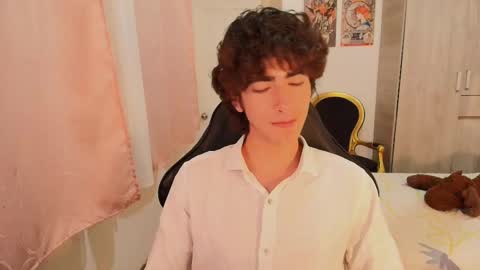 lucas_xo online show from October 2025 11:48:01 PM