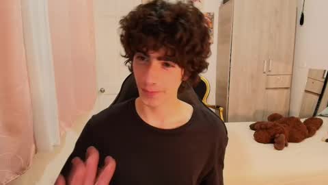 lucas_xo online show from October 2025 07:16:01 AM