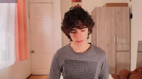 lucas_xo online show from November 2025 09:25:02 PM
