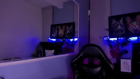 Snapshot of lucascarterr chatting on November 2025 03:43:02 AM lucascarterr online show from November 2025 03:43:02 AM