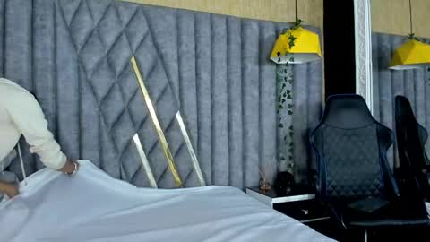 Lucasopry online show from April 2026 12:39:01 PM