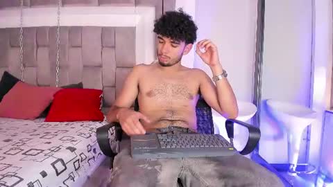 Snapshot of lucasthomson_ chatting on July 2026 04:03:02 AM lucasthomson_ online show from July 2026 04:03:02 AM